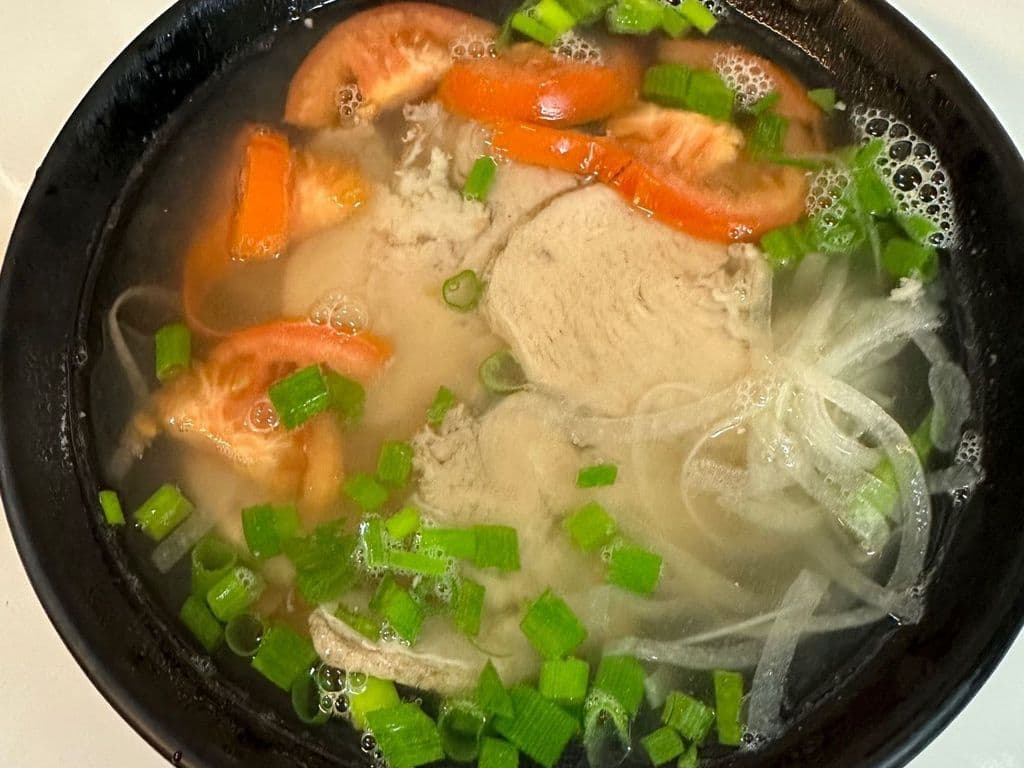 TOMATO BEEF BRISKET W/NOODLES 番茄牛腩粉/面