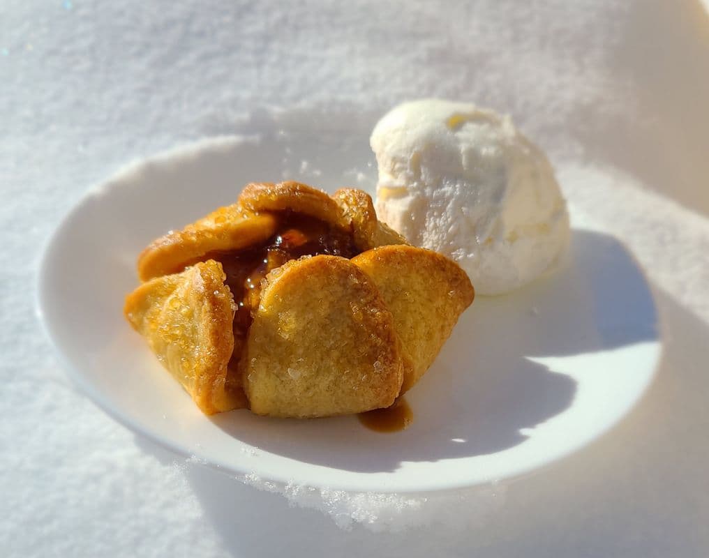 Carmel Apple Blossom with Vanilla Ice cream