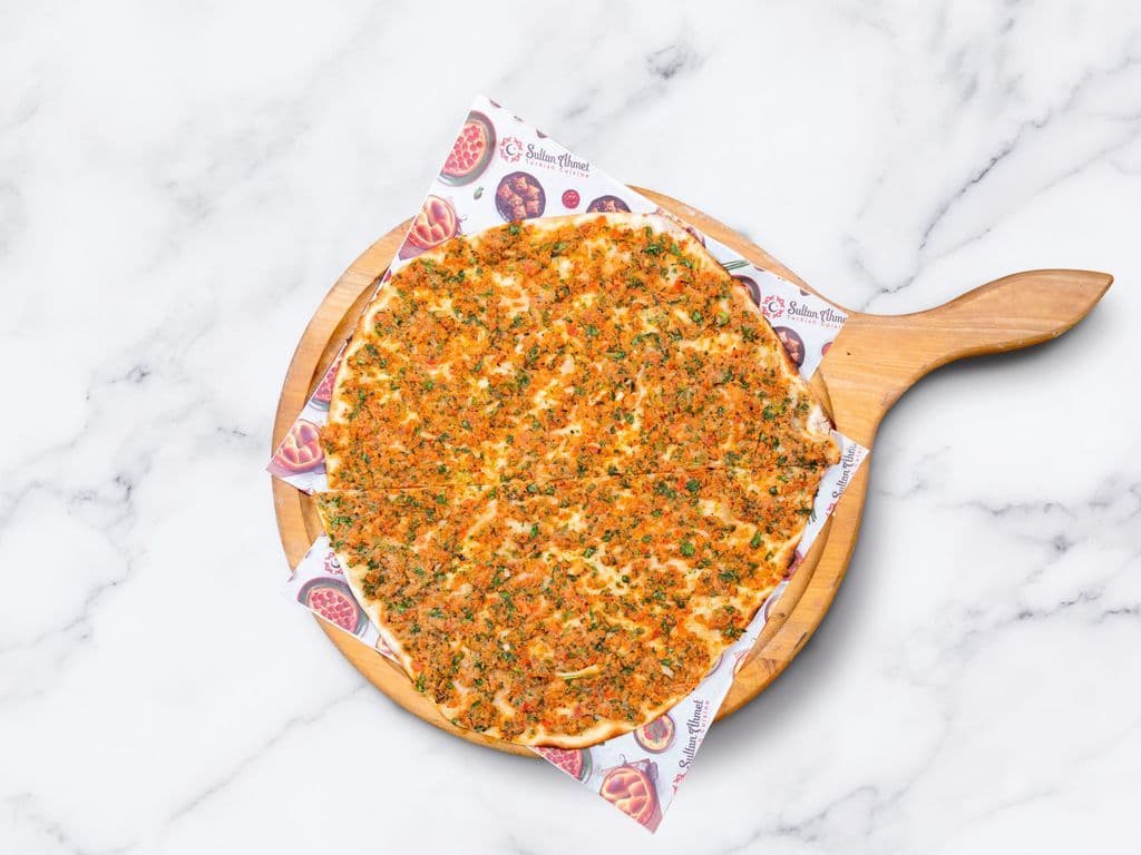Lunch Special Lahmacun (1 pc)