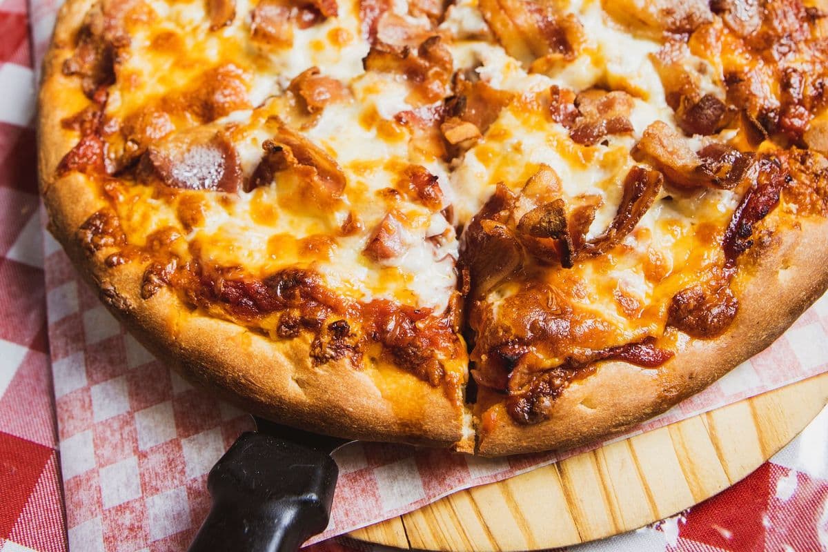 12" Medium Canadian Pizza