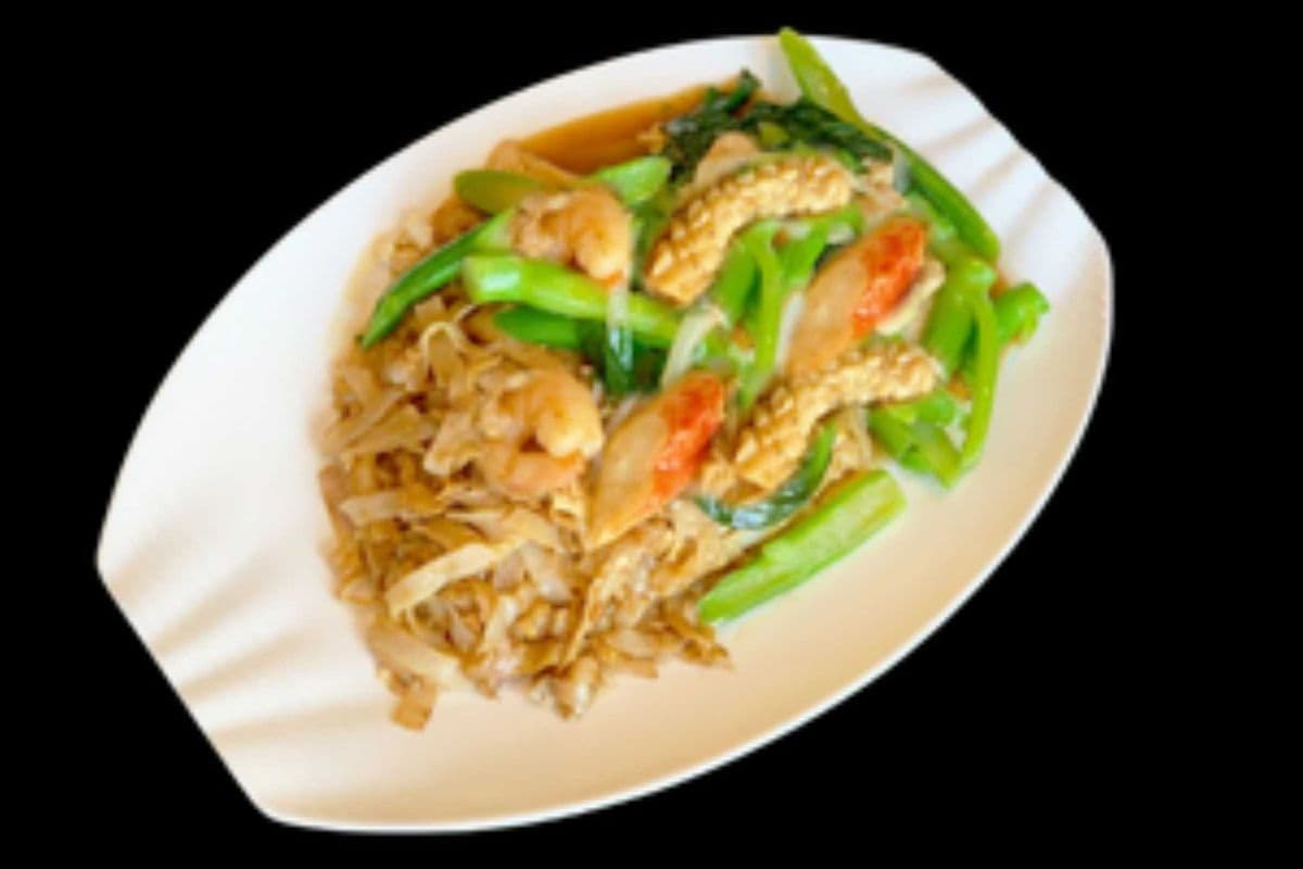 41. Fried Rice Noodle with Seafood and Gai Lan