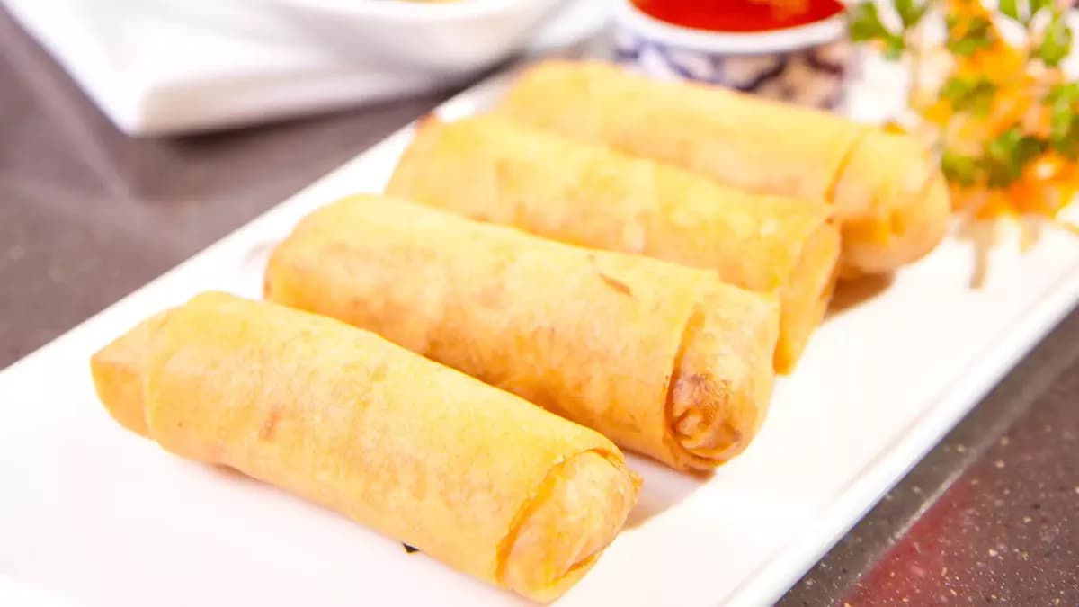 AP-11. Vegetable Spring Rolls - Por Pia Pod (4 pcs)