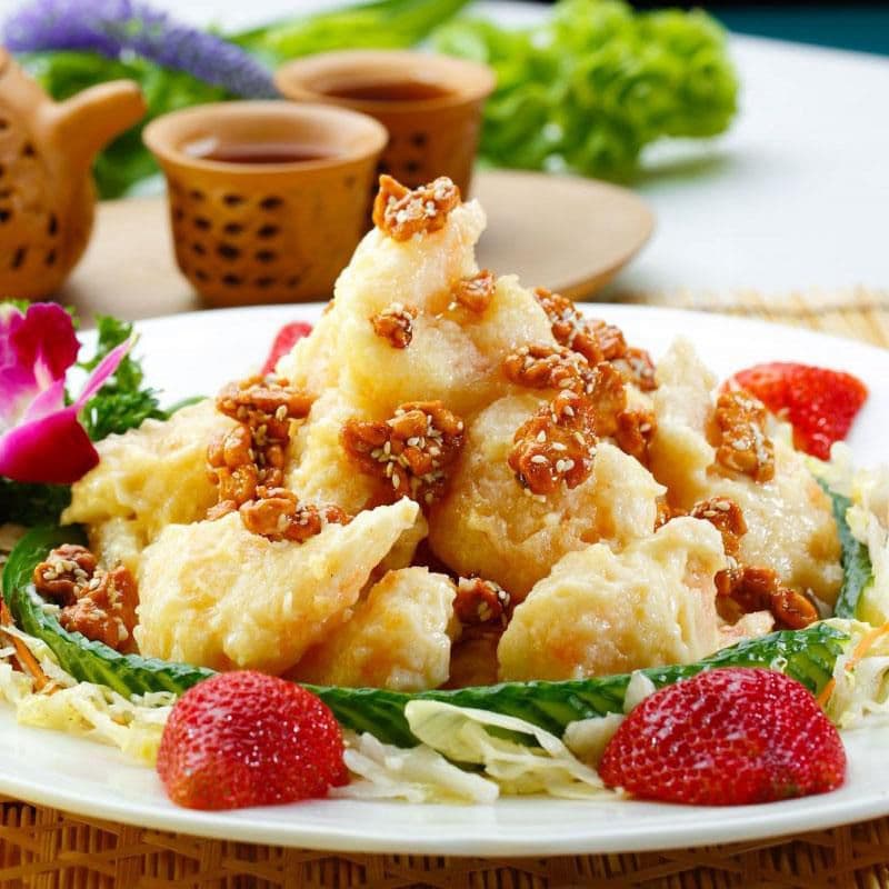 Prawns with Honey Glazed Walnuts & Dressing 合桃沙汁蝦