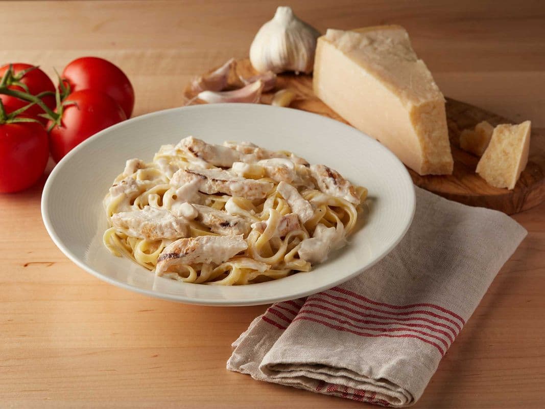 Roasted Garlic Fettuccine Alfredo with Chicken