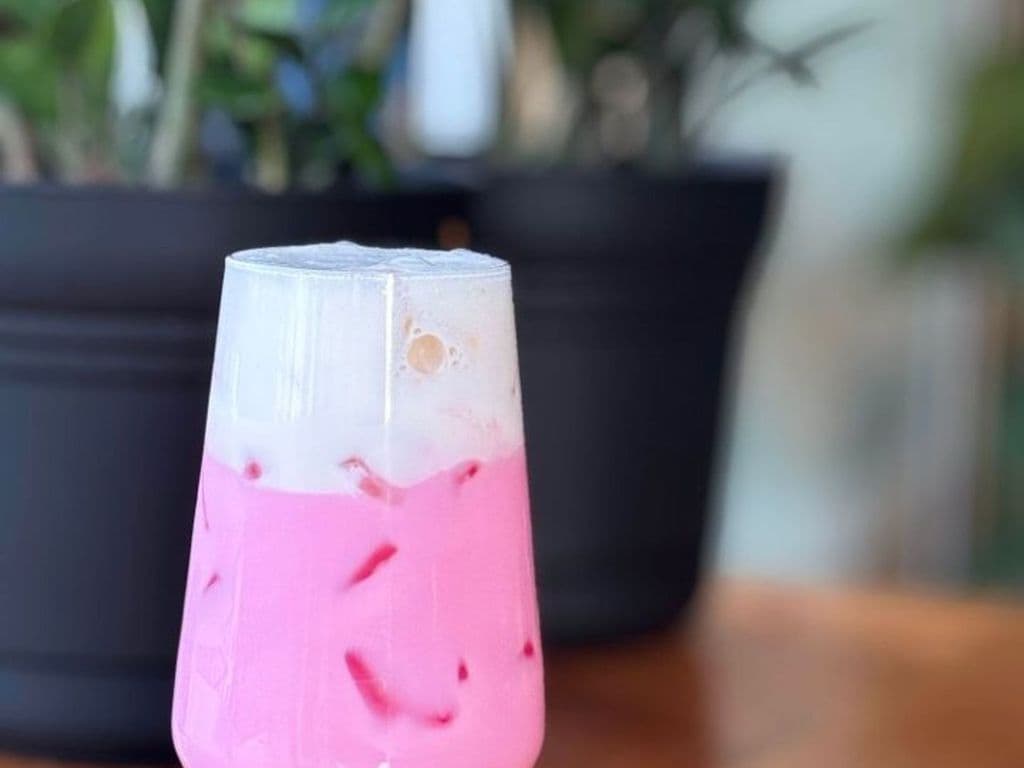 D4. Thai Pink Milk