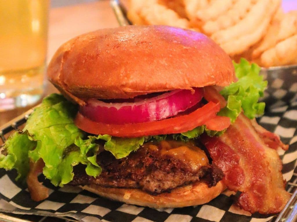 Classic w Bacon&Cheese - OO