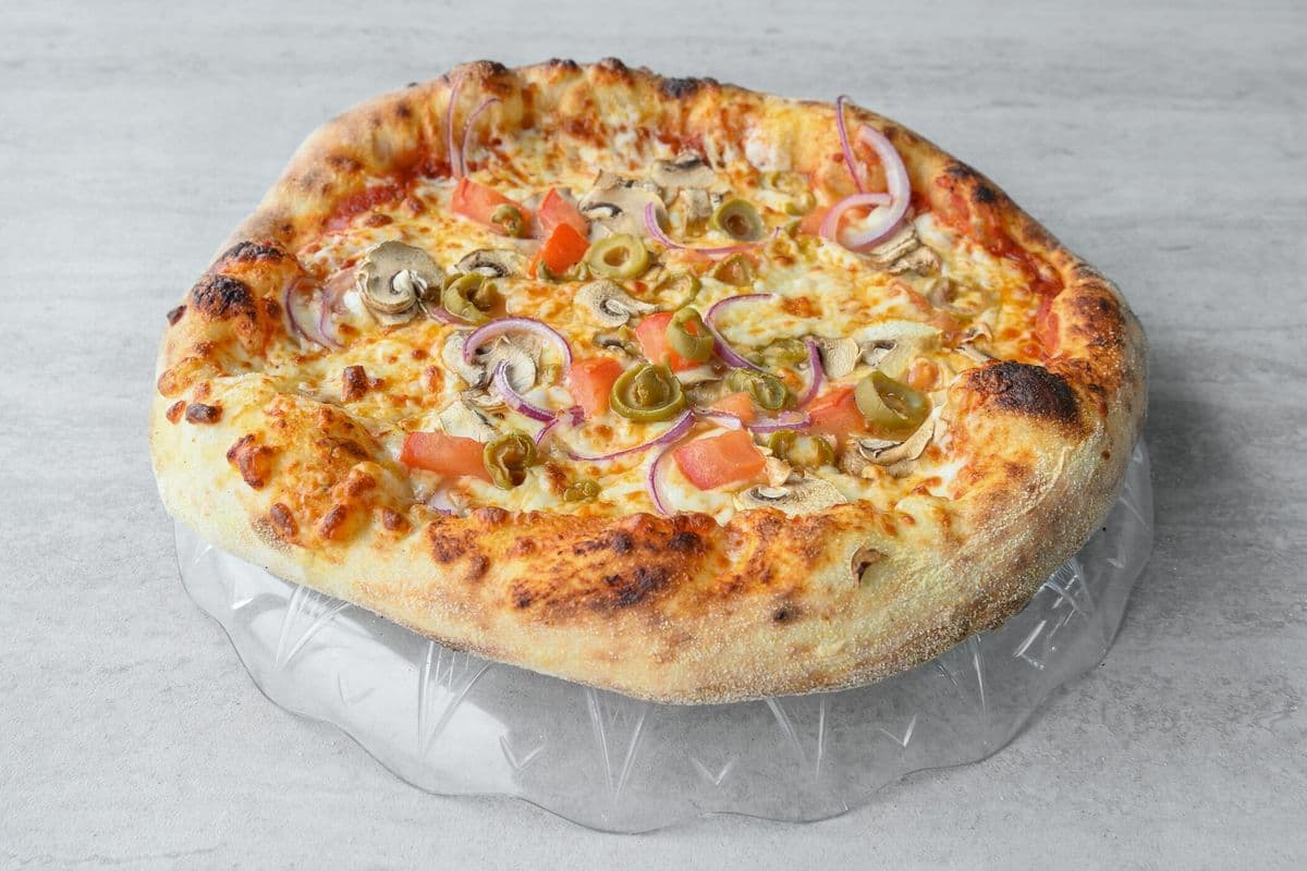 2 Pizzas larges végétarienne / 2 Large Vegetarian Pizzas