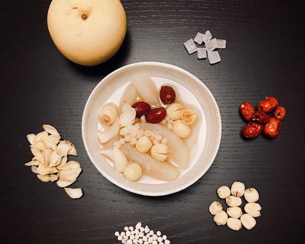 D2. Sweet Lotus Seeds & Lily Bulbs Soup (800 ml)