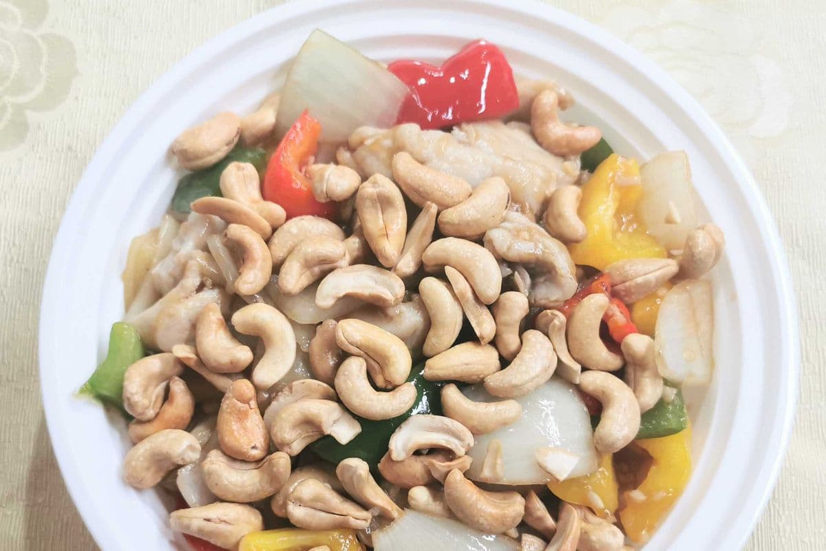 73. Diced Chicken with Cashew Nuts 腰果鸡丁