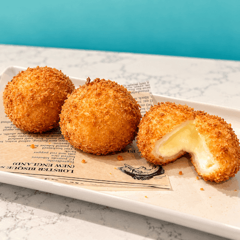 HANDMADE MOCHI CREAM DONUTS — 3 PCS / 수제 찹쌀 크림 도넛 — 3PCS / 手工糯米奶油甜甜圈 — 3个