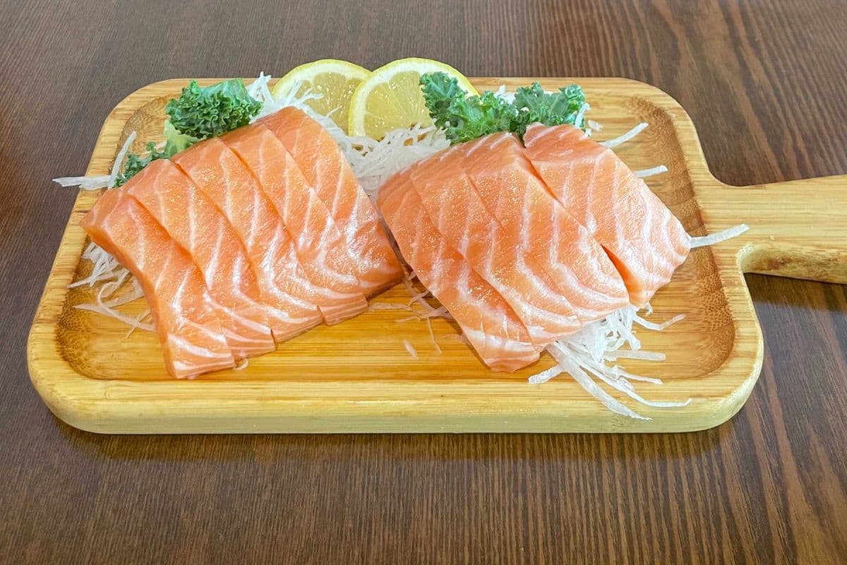 Salmon Sashimi (9 pcs)