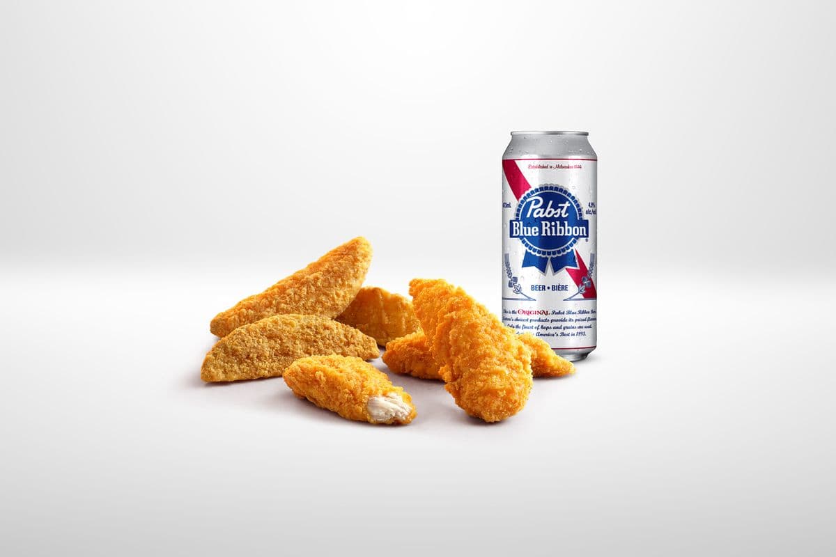 3 Chicken Strips, 3 Wedges & Pabst Blue Ribbon (473 ml) (4.6% ABV)