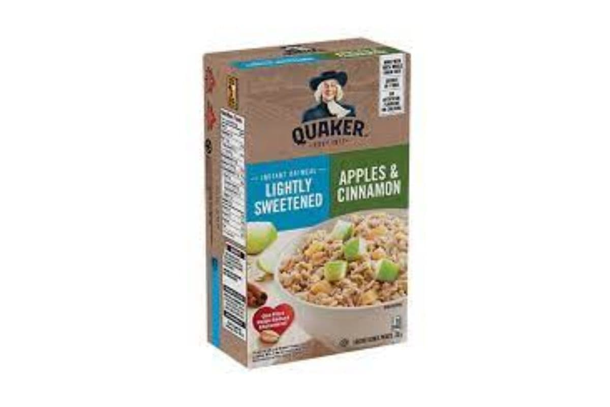 Quaker Instant Oatmeal Lightly Sweetened Apples & Cinnamon (232g)