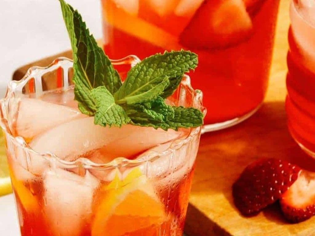 Ice Strawberry Lemonade