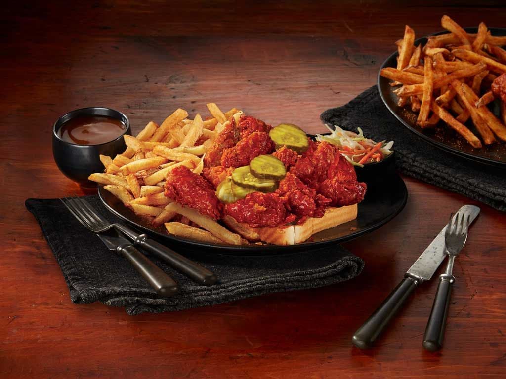 Nashville Hot Wings Dinner - 8 Pieces