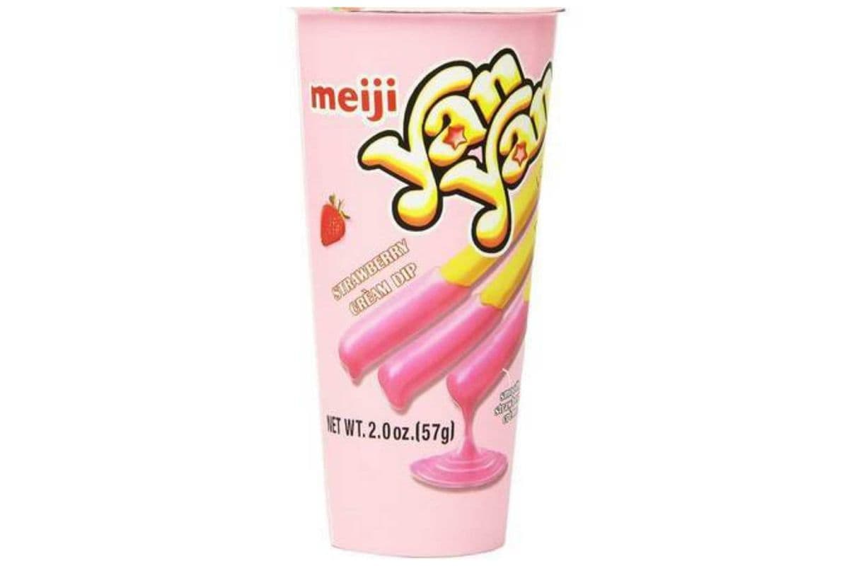 Meiji · Yan Yan Strawberry Sticks (57g)