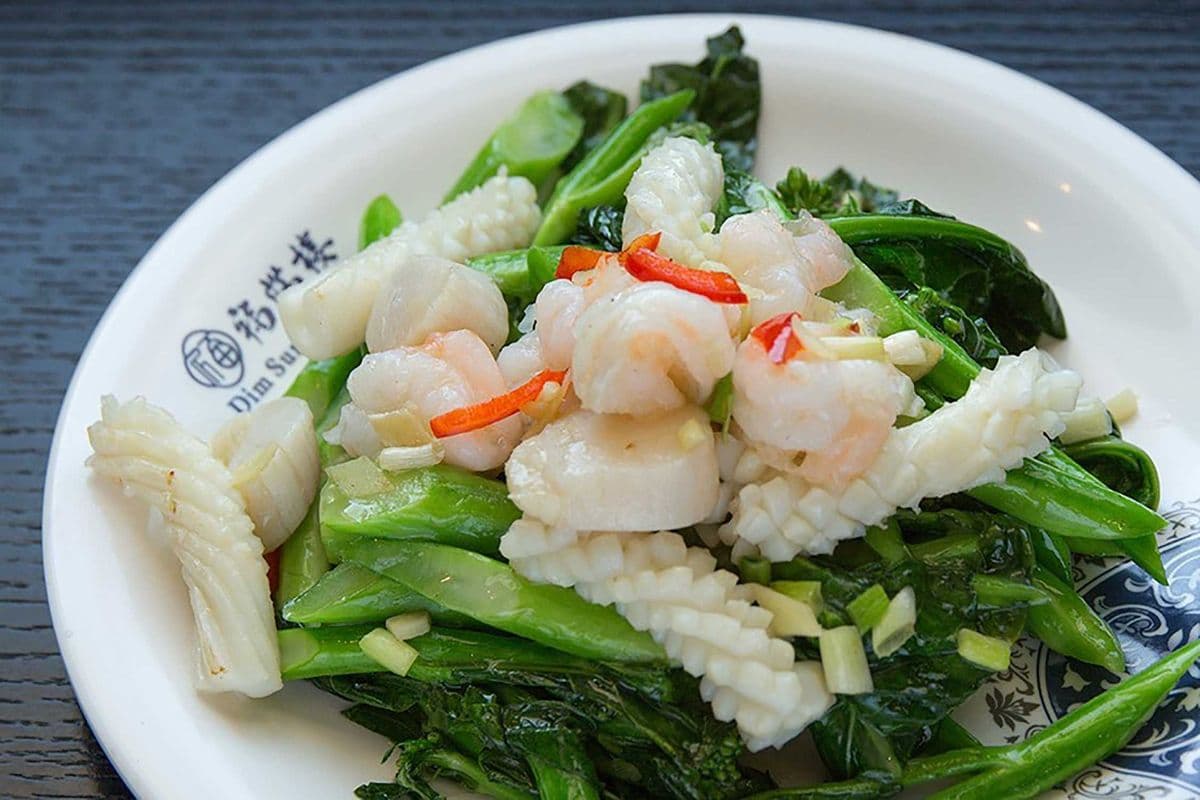 122. Mixed Seafood with Gai Lan