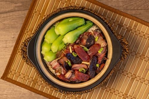 M2. 臘味煲仔飯 Preserved Meat on Rice