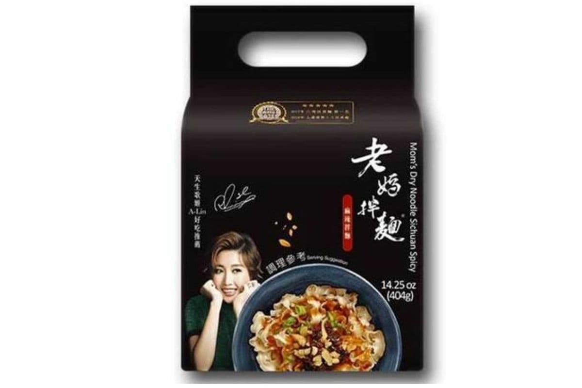 Mom’s Dry Noodle · Hot and Spicy Flavour (404g)