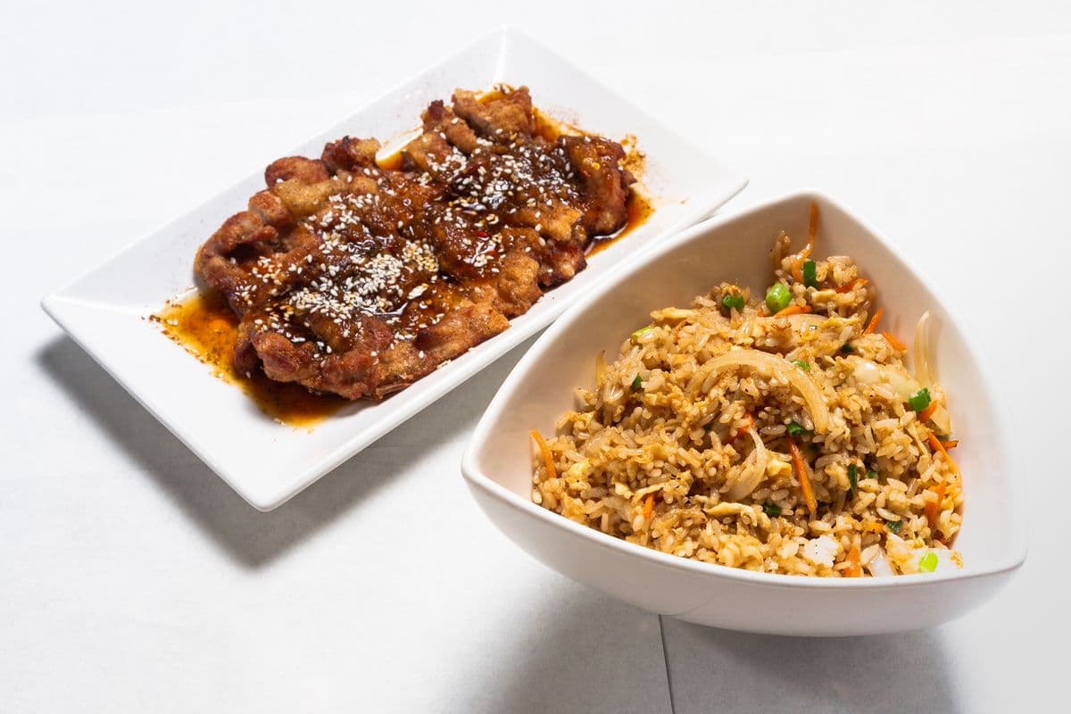 Fried Chicken Thigh W/Spicy soy sauce Fried Rice
