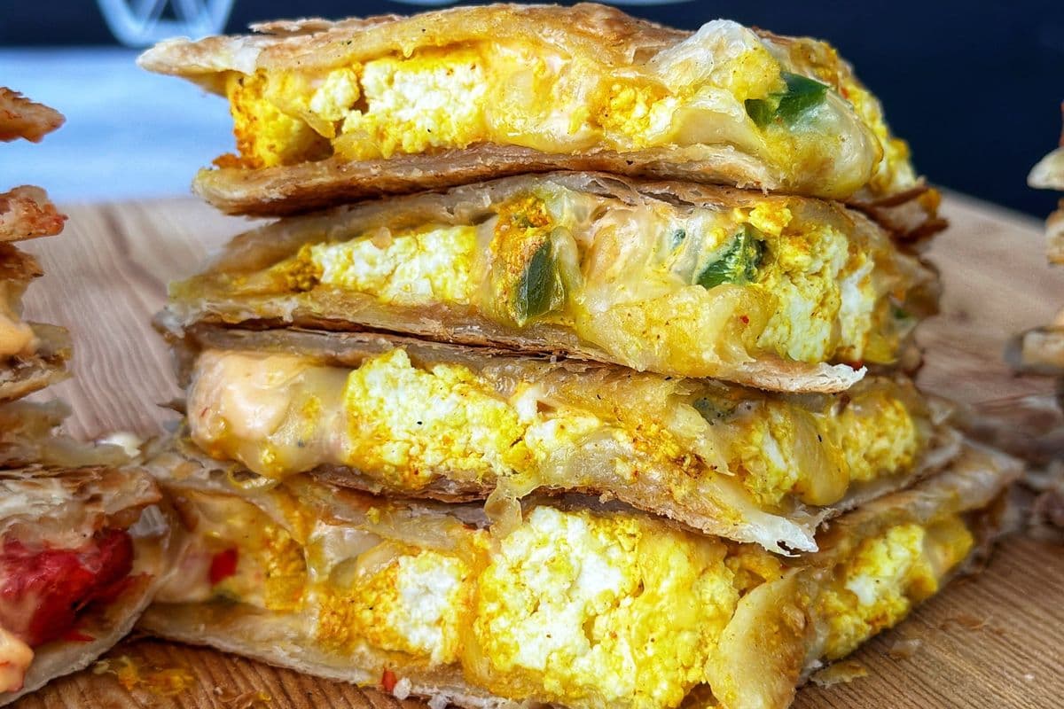Paneer Tikka Paratha Pizza (Veggie)