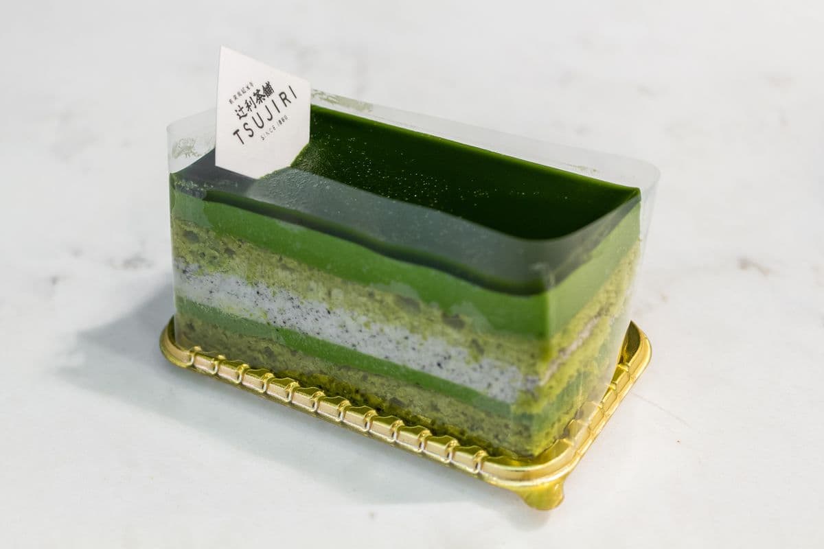 Matcha Black Sesame Mousse Cake