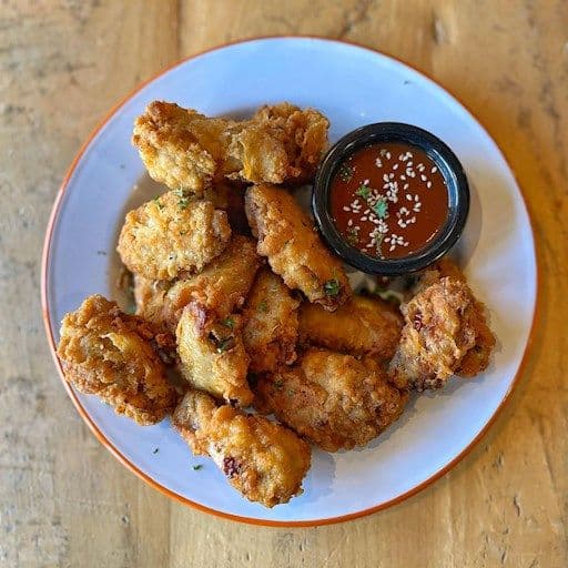 Ailes de poulet pané et sauce BBQ (12)