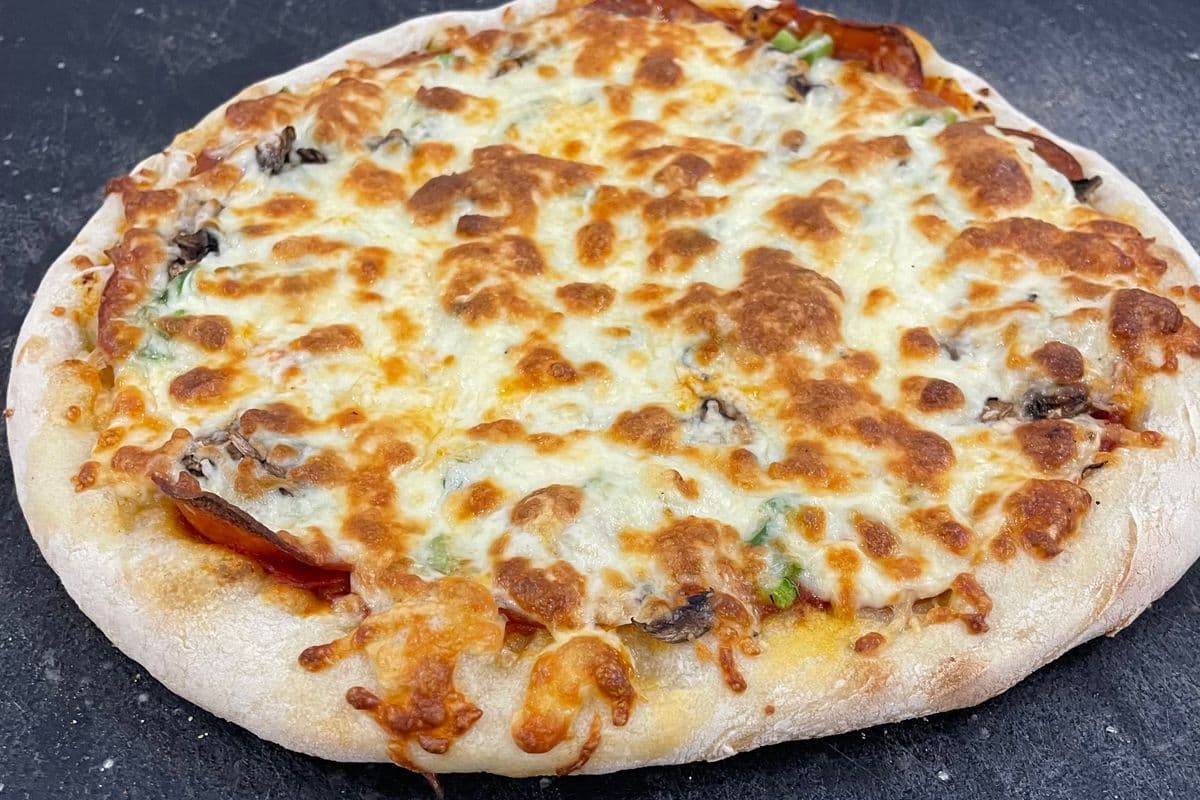 Deluxe Pizza