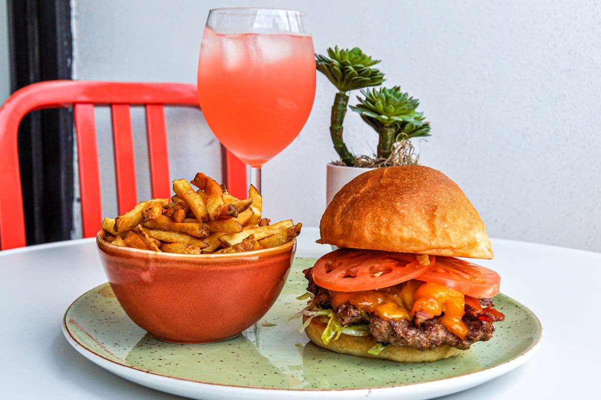 Classic Banquette Burger