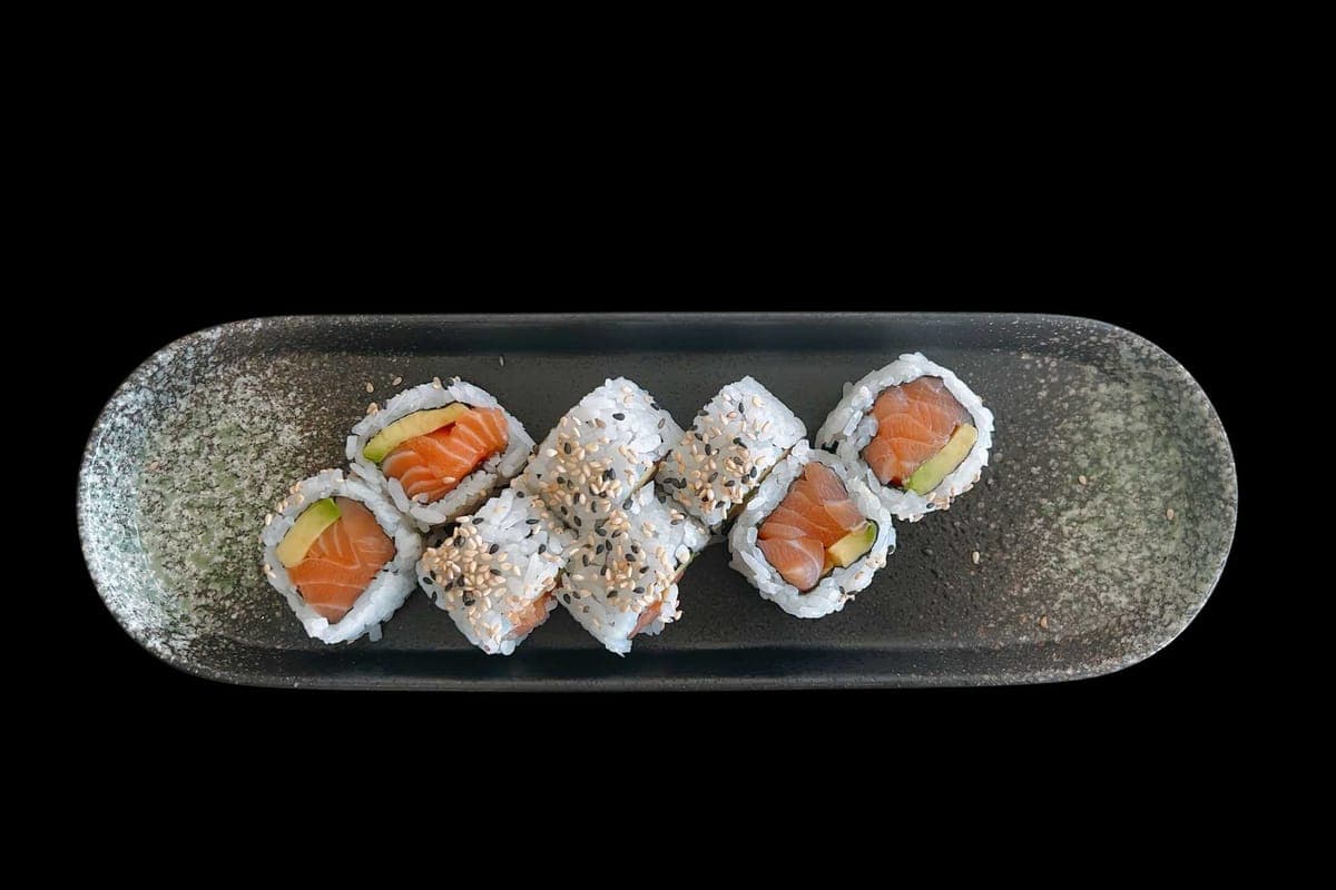Salmon Avocado Roll - 8 pc