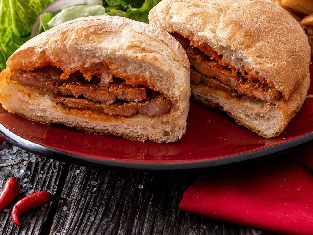 Sandwich Bifana (Escalope de Porc) / Bifana Sandwich (Pork Cutlet)