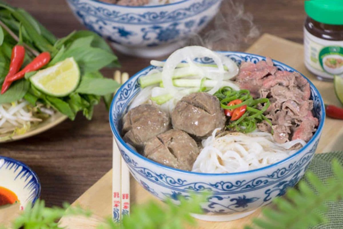 P6. Rare Beef And Beef Balls (small)