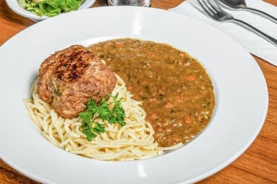 Curry and Creamy Spaghetti with Hamburger Steak