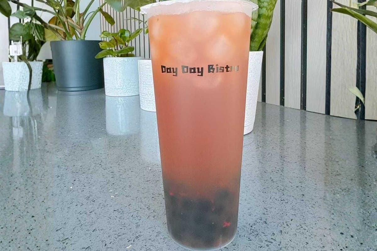 Strawberry Green Tea with Pearls