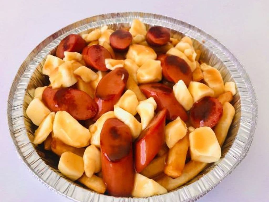 (R) POUTINE SAUCISSE