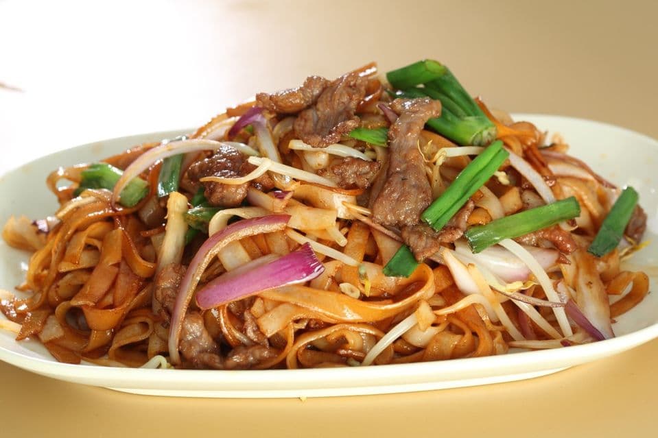48. Stir-Fried Rice Noodle, Vermicelli or Noodle with Beef and Bean Sprout 干炒牛河 / 米粉 / 麵