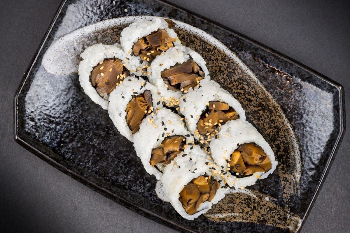 Mushroom Roll (8pcs)
