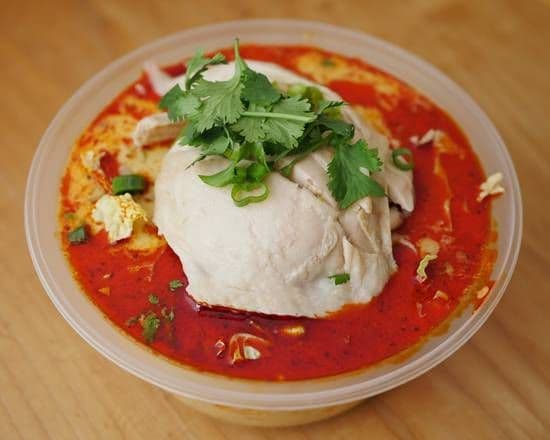 Chicken Noodle in Laksa Soup 招牌無骨海南雞喇沙