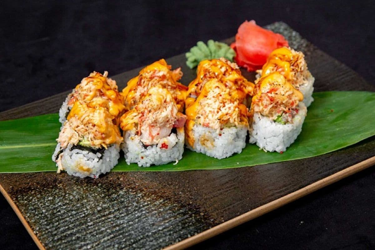 Torched Volcano Roll (8 pcs)