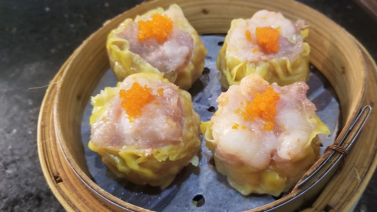 Steamed Shrimp, Pork, and Wolfberry Dumplings (4 Pcs)