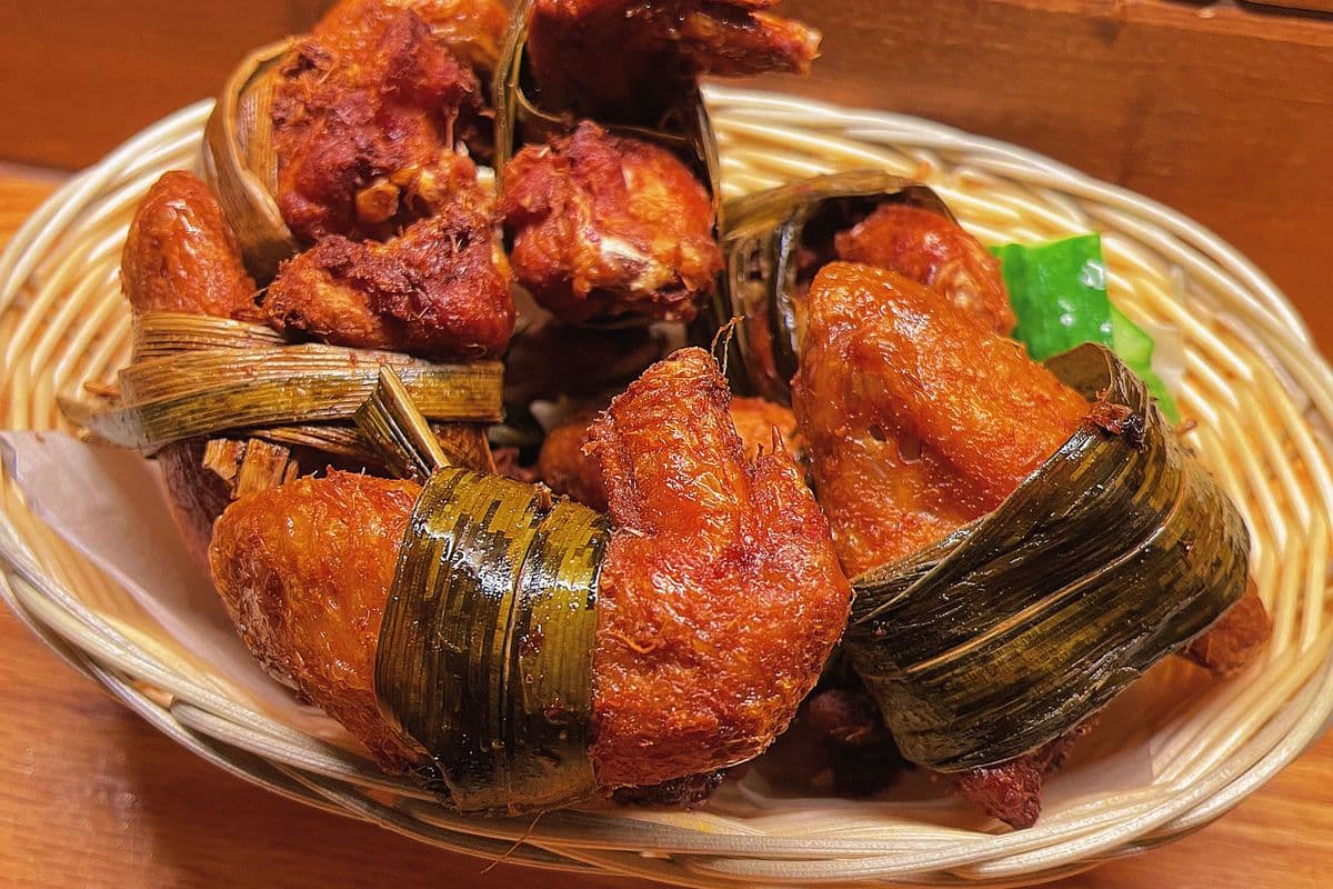 Pandan Chicken Wings 香兰叶炸鸡翅 (2pcs)