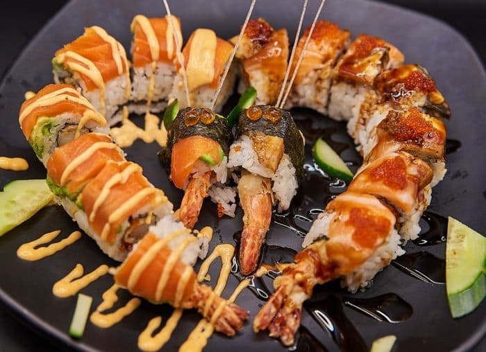 Kiss Dragon Roll (16 pcs)