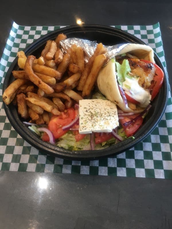 Assiette gyro au poulet (1 mc) / Chicken Gyro Plate (1 Pc)