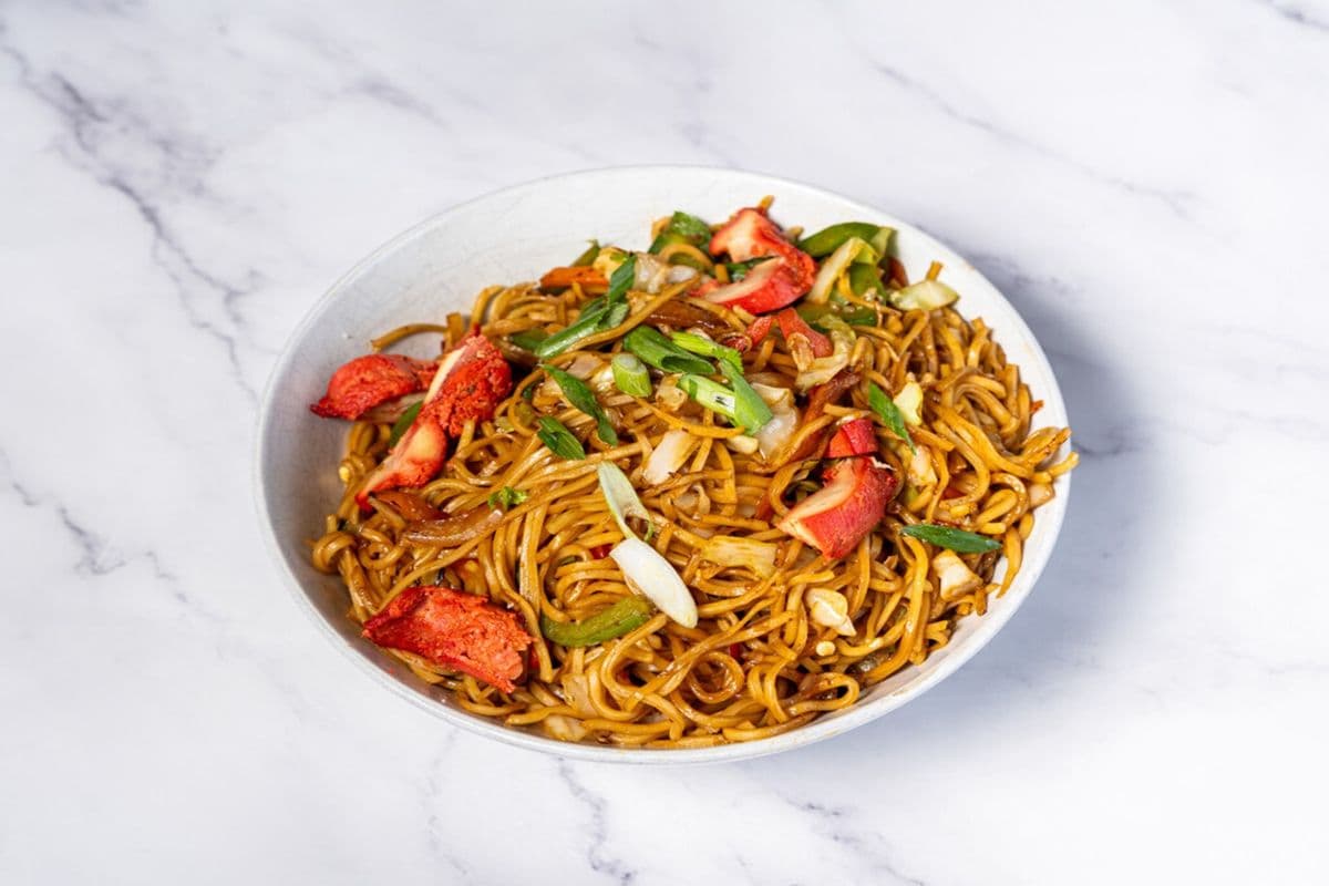 Wok Tossed Hakka Chicken Noodles