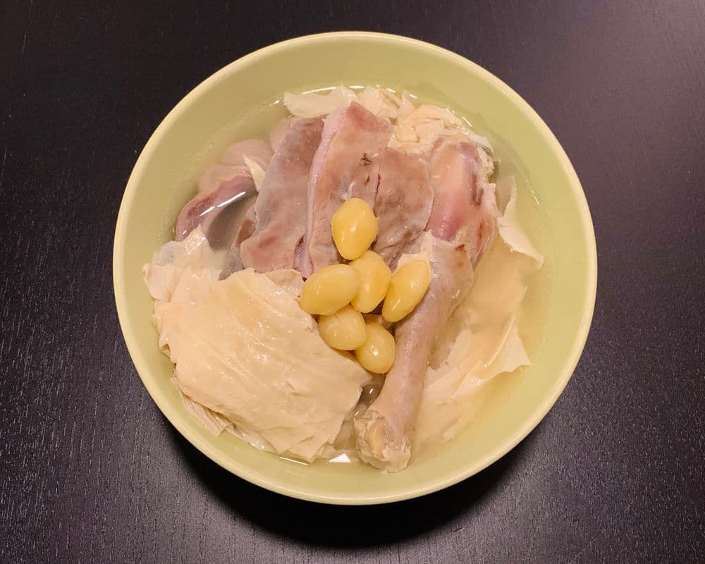 S20. Chicken Soup with Pig Tripe and Peppercorns (800 ml)
