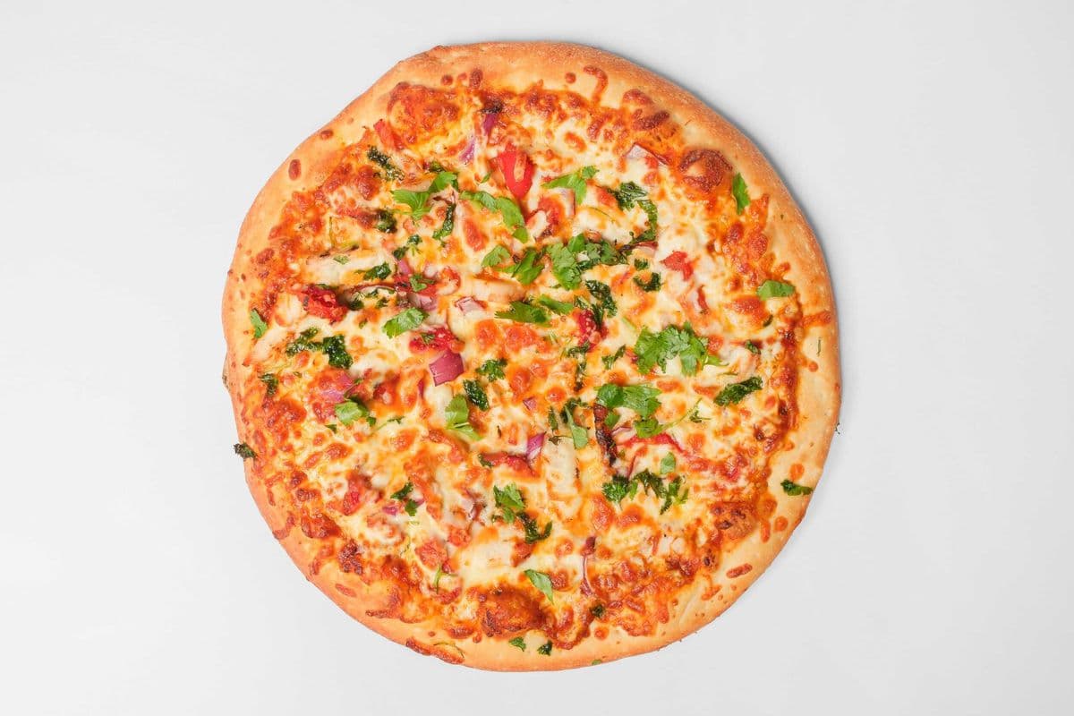 Large Butter Chicken Pizza
