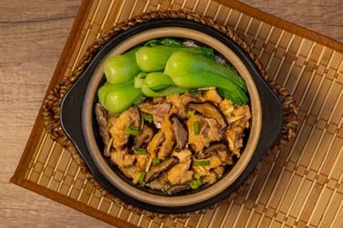 M14. 冬菇滑雞飯 Steamed Chicken with Chinese Mushroom on Rice