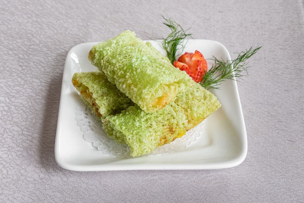 35. Crispy Nest Shrimp Roll W/ Peach