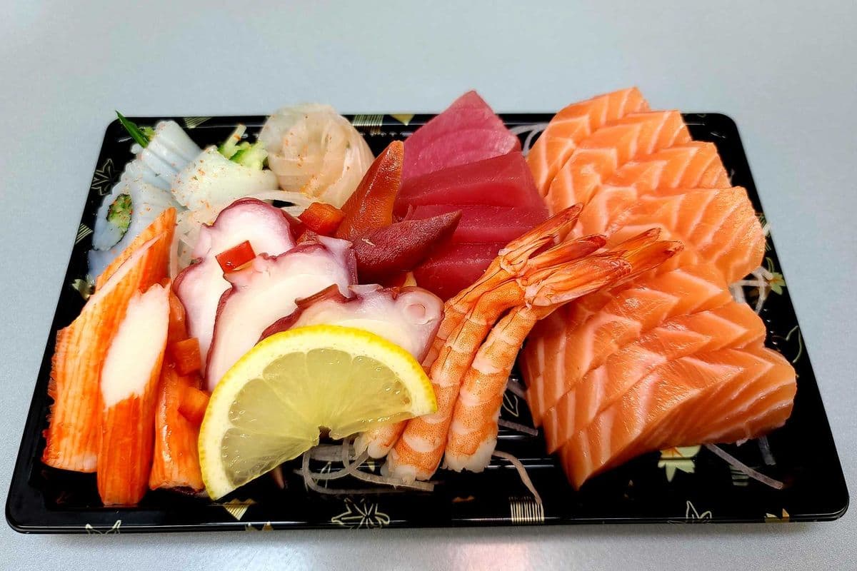117. Sashimi B (24 pcs)