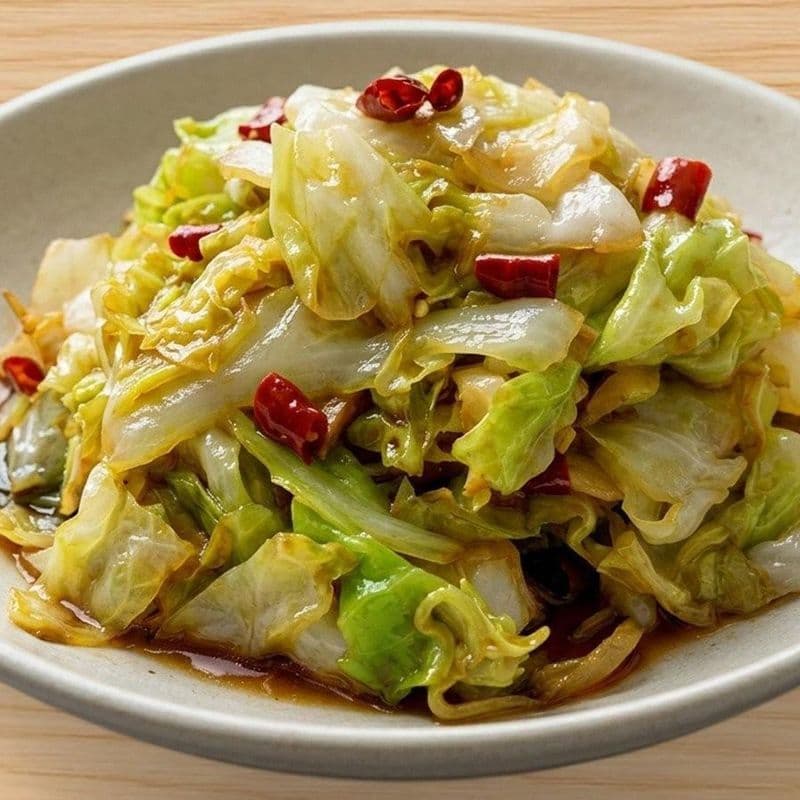 Sauteed Chinese Cabbage / Chou chinois sauté (RIZ ET SALADES)
